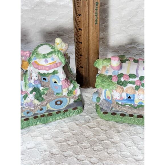 Vintage 3-piece Lighted Easter Train Set Ceramic Holiday Decor Bunny Egg WORKS - Picture 5 of 12